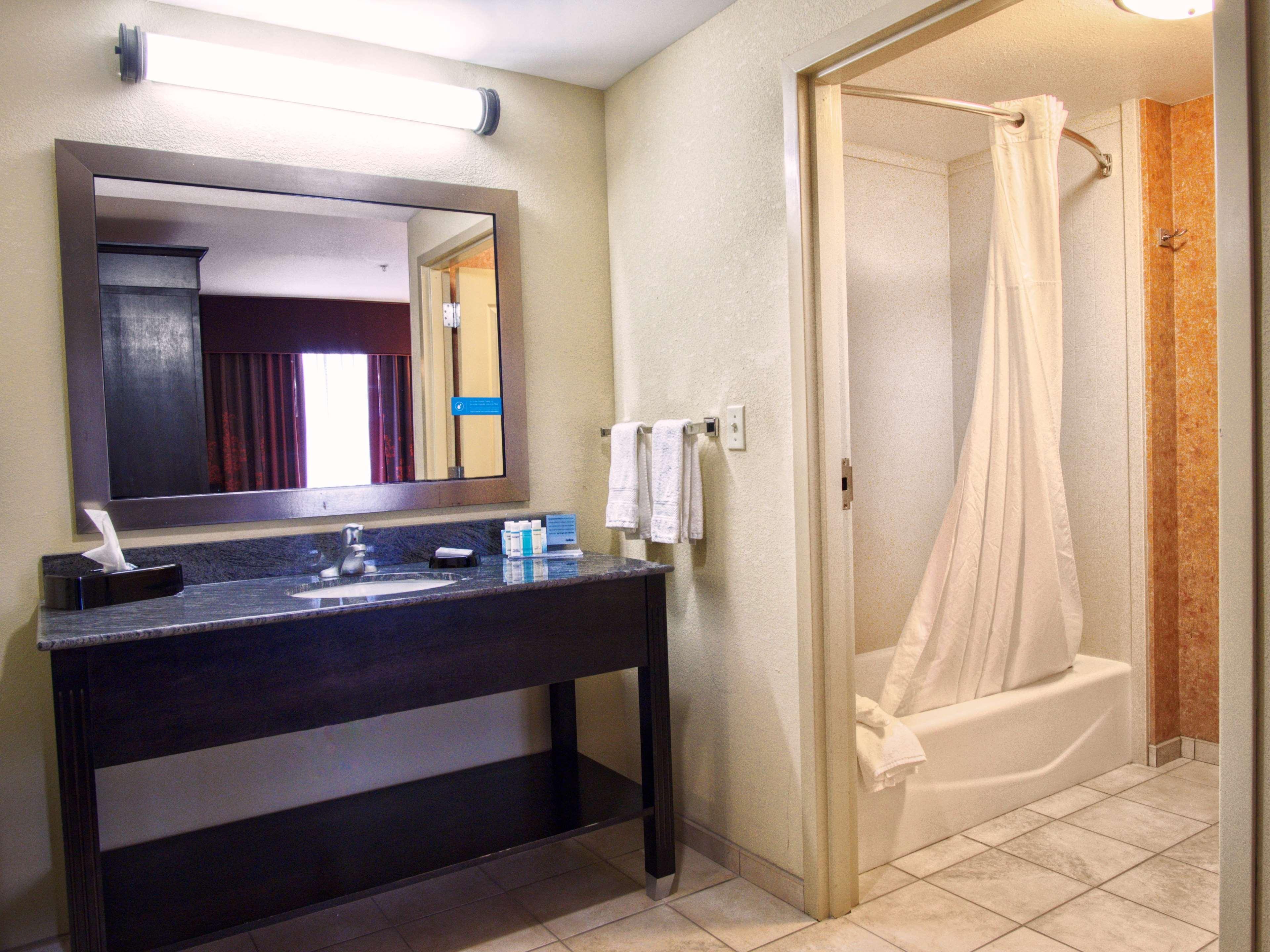 Hampton & Elk Hotel 3*